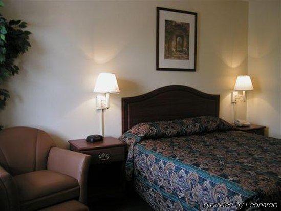 Intown Suites Extended Stay Select Corpus Christi Tx Номер фото